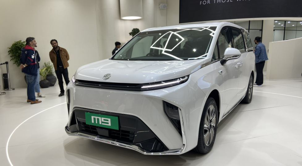 mg m9 electric car